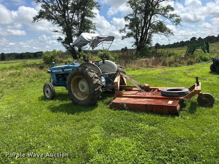 image for item NJ9148 1972 Ford 3000 tractor