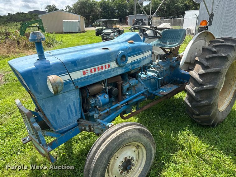 image for item NJ9148 1972 Ford 3000 tractor