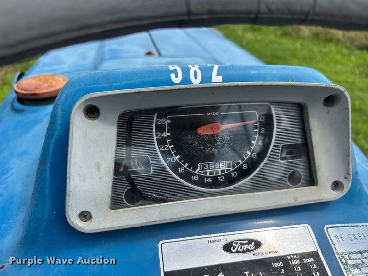 image for item NJ9148 1972 Ford 3000 tractor