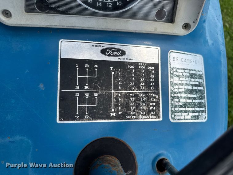 image for item NJ9148 1972 Ford 3000 tractor