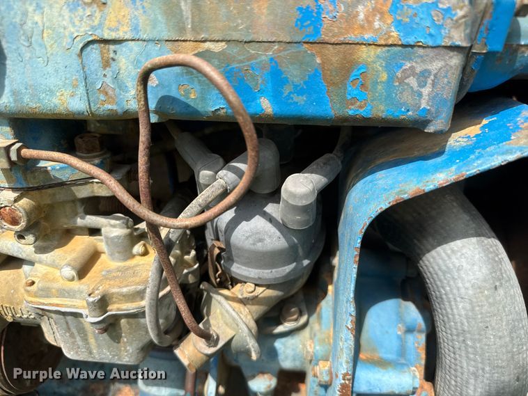 image for item NJ9148 1972 Ford 3000 tractor