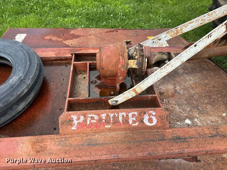 image for item NJ9148 1972 Ford 3000 tractor