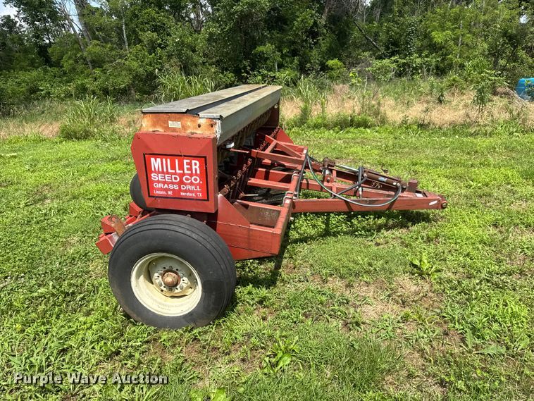 image for item NJ9150 Strobel/Miller 11H SB DC PW grass drill