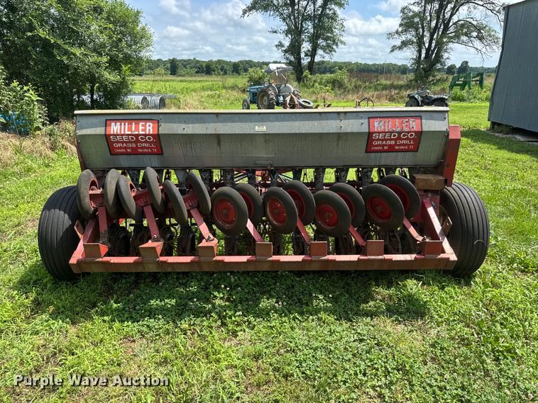 image for item NJ9150 Strobel/Miller 11H SB DC PW grass drill