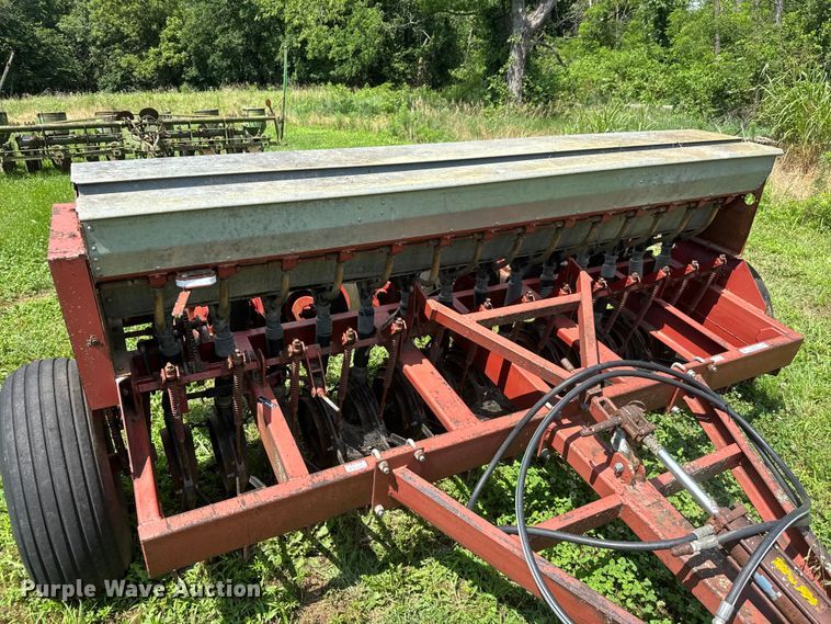 image for item NJ9150 Strobel/Miller 11H SB DC PW grass drill