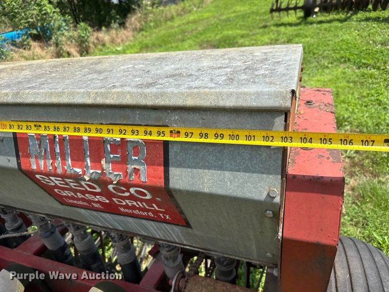 image for item NJ9150 Strobel/Miller 11H SB DC PW grass drill