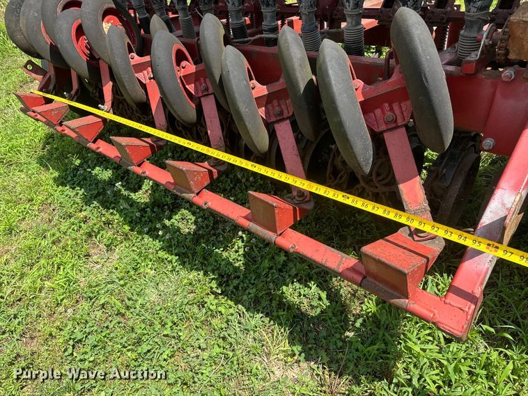 image for item NJ9150 Strobel/Miller 11H SB DC PW grass drill