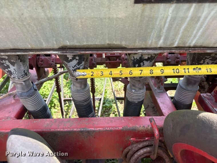 image for item NJ9150 Strobel/Miller 11H SB DC PW grass drill