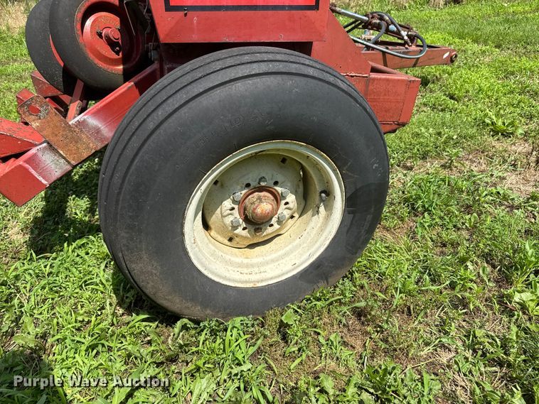 image for item NJ9150 Strobel/Miller 11H SB DC PW grass drill