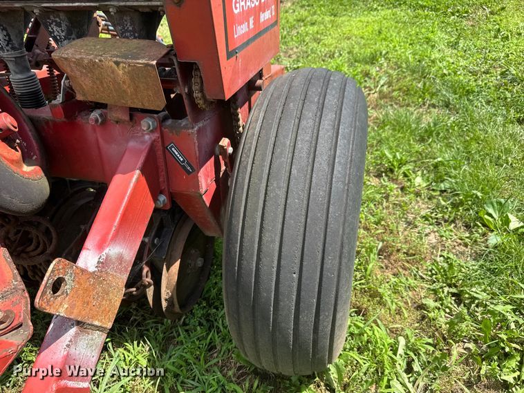 image for item NJ9150 Strobel/Miller 11H SB DC PW grass drill