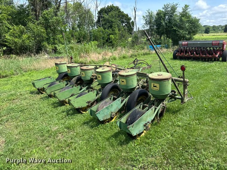 image for item NJ9151 John Deere 1250 planter