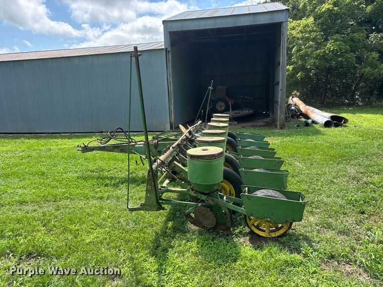 image for item NJ9151 John Deere 1250 planter