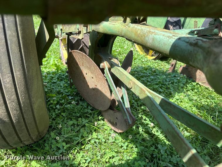 image for item NJ9151 John Deere 1250 planter