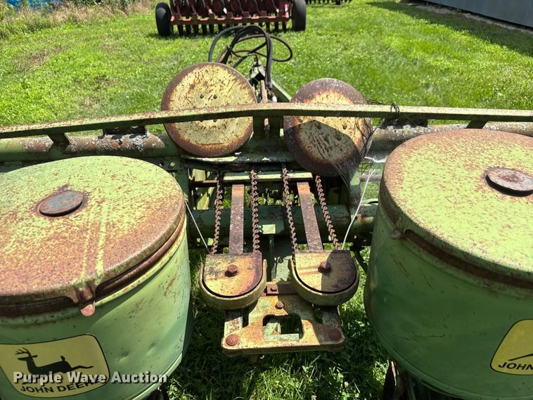 image for item NJ9151 John Deere 1250 planter