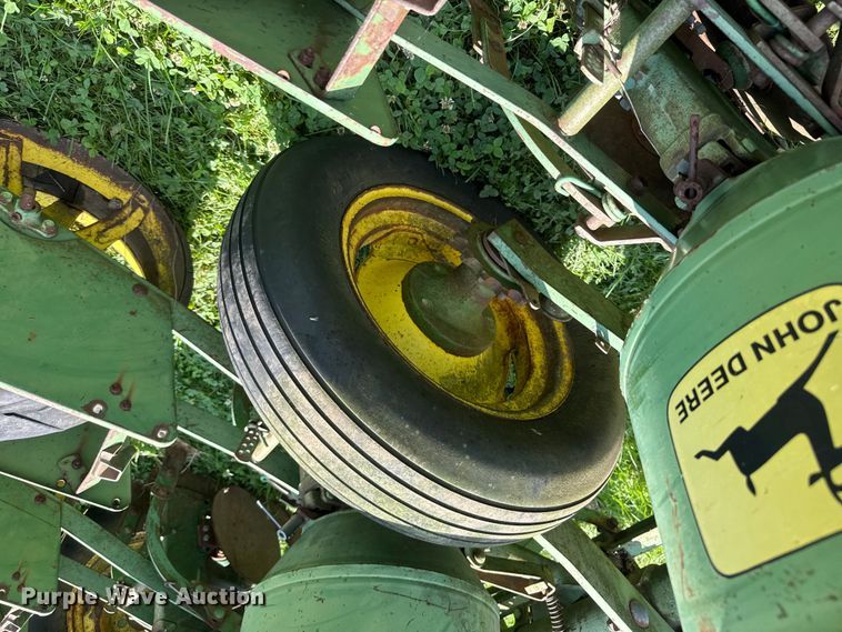 image for item NJ9151 John Deere 1250 planter