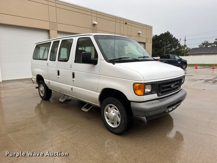 image for item NJ9153 2007 Ford E350 Super Duty XL van