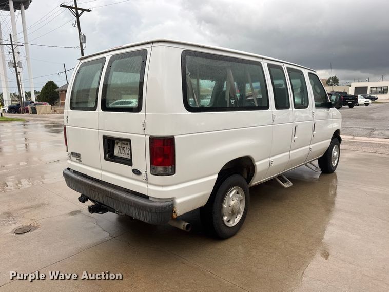 image for item NJ9153 2007 Ford E350 Super Duty XL van