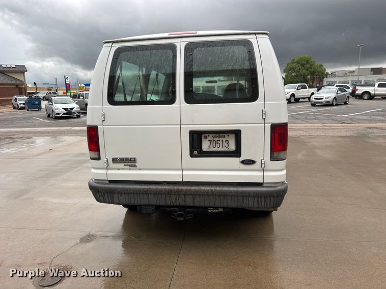 image for item NJ9153 2007 Ford E350 Super Duty XL van