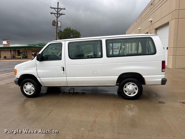 image for item NJ9153 2007 Ford E350 Super Duty XL van