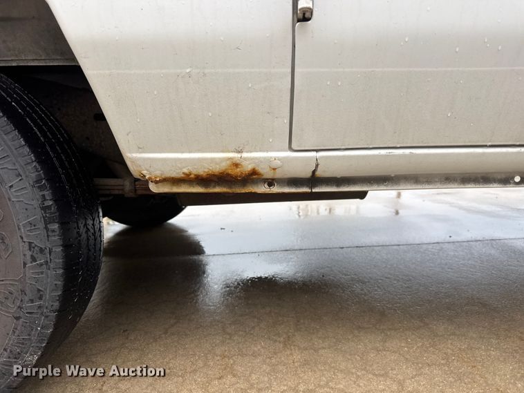 image for item NJ9153 2007 Ford E350 Super Duty XL van