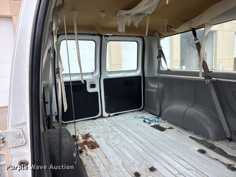 image for item NJ9153 2007 Ford E350 Super Duty XL van