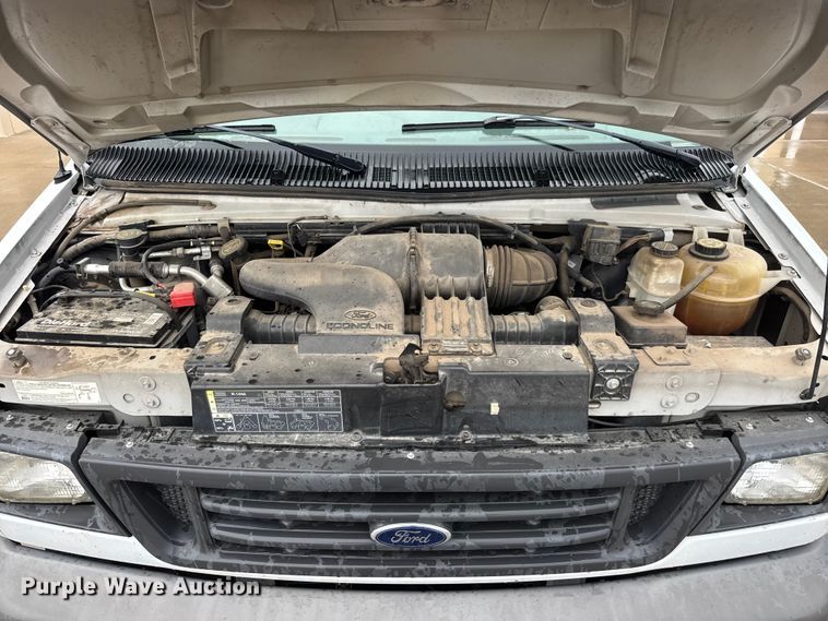 image for item NJ9153 2007 Ford E350 Super Duty XL van