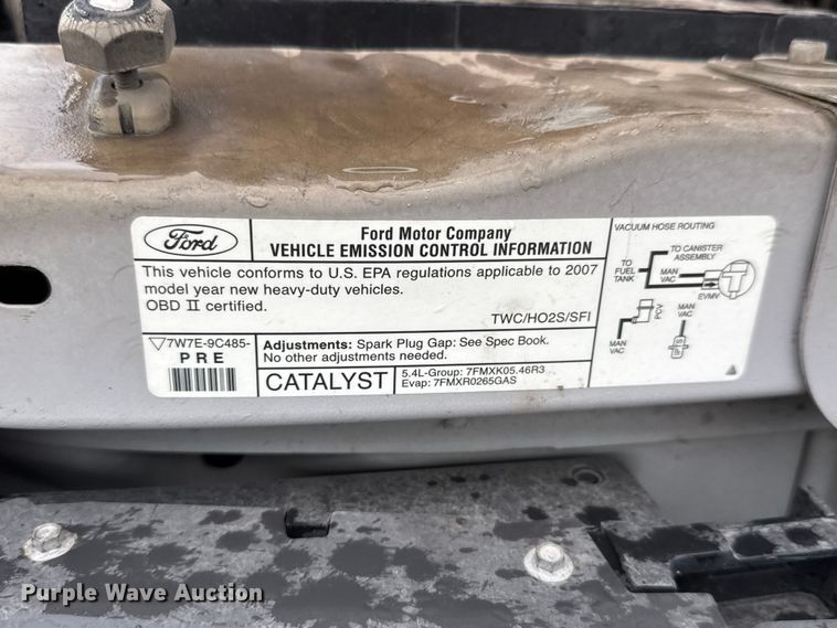 image for item NJ9153 2007 Ford E350 Super Duty XL van