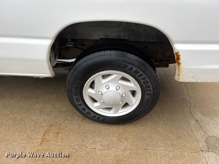 image for item NJ9153 2007 Ford E350 Super Duty XL van