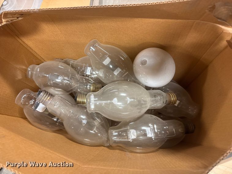 image for item NJ9157 (14) light fixtures