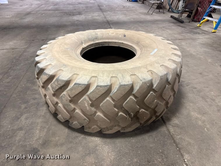image for item NJ9158 Michelin 23.5R25 XTL tire