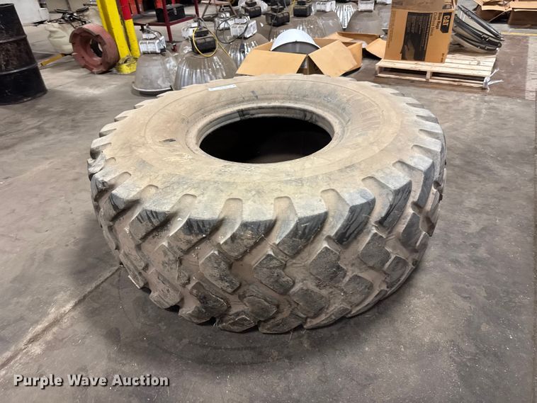 image for item NJ9158 Michelin 23.5R25 XTL tire