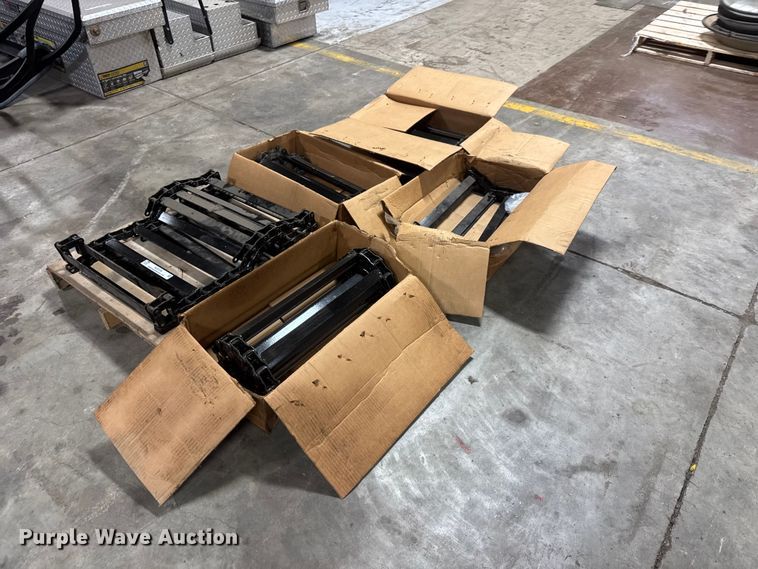 image for item NJ9159 Spreader conveyor chains