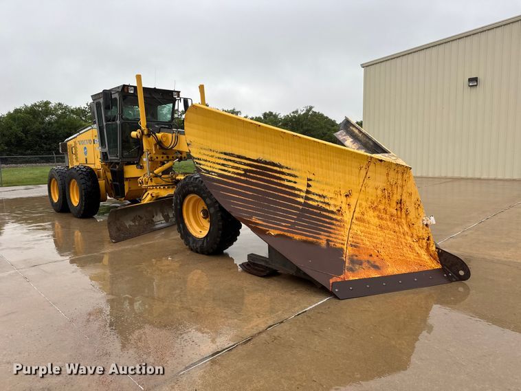image for item NJ9163 2005 Volvo G720B motor grader