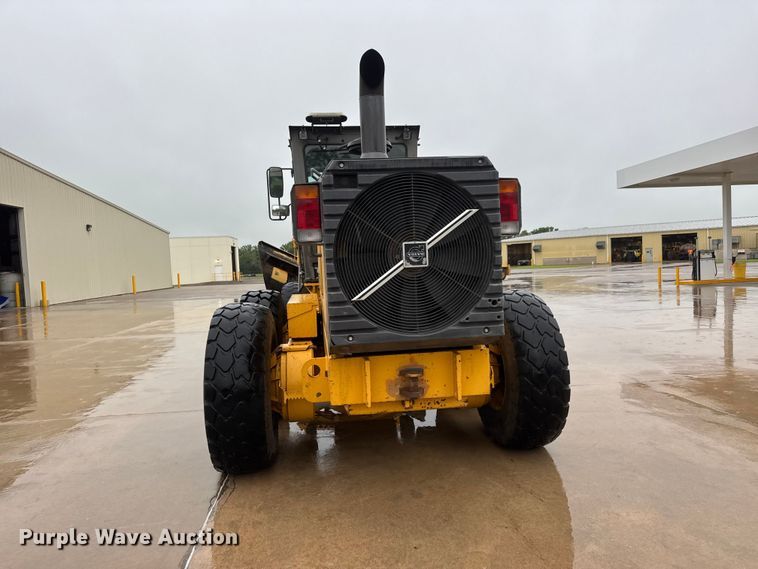 image for item NJ9163 2005 Volvo G720B motor grader