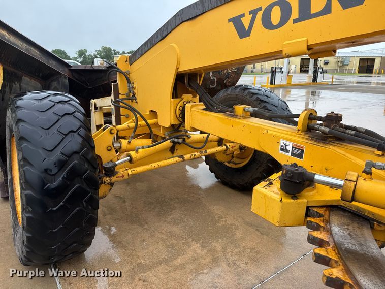image for item NJ9163 2005 Volvo G720B motor grader