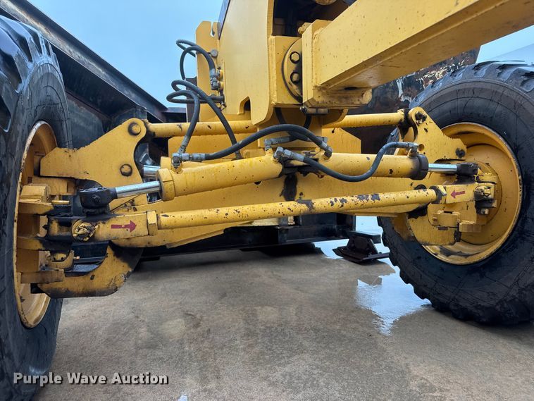 image for item NJ9163 2005 Volvo G720B motor grader