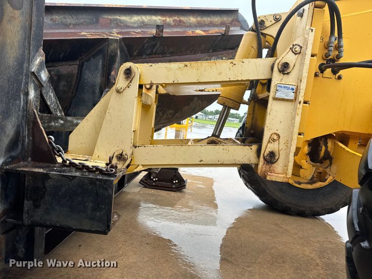 image for item NJ9163 2005 Volvo G720B motor grader