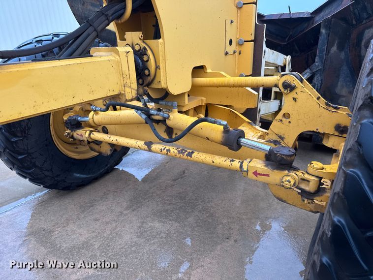 image for item NJ9163 2005 Volvo G720B motor grader