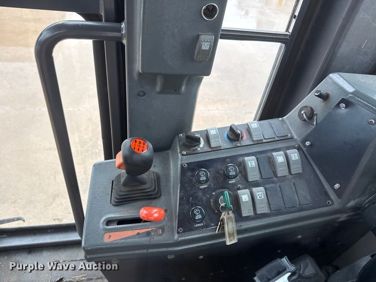 image for item NJ9163 2005 Volvo G720B motor grader