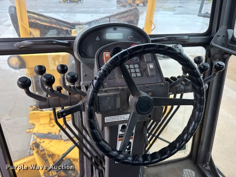 image for item NJ9163 2005 Volvo G720B motor grader