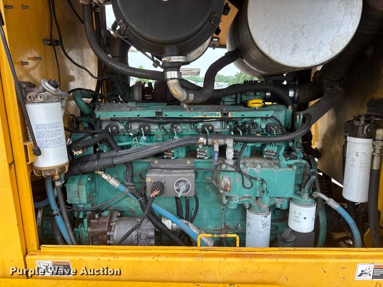 image for item NJ9163 2005 Volvo G720B motor grader
