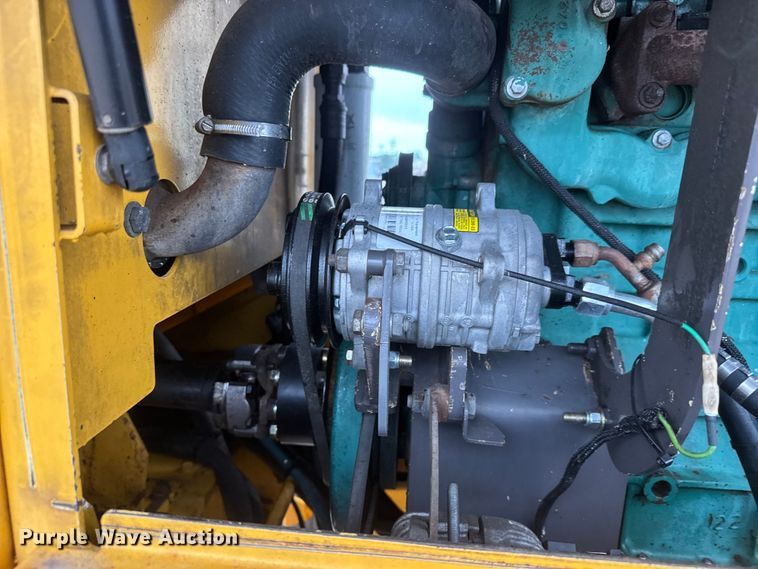 image for item NJ9163 2005 Volvo G720B motor grader
