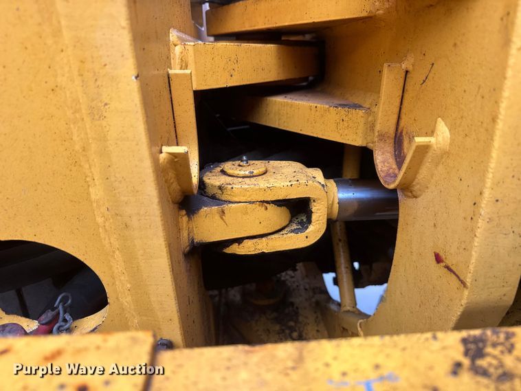image for item NJ9163 2005 Volvo G720B motor grader