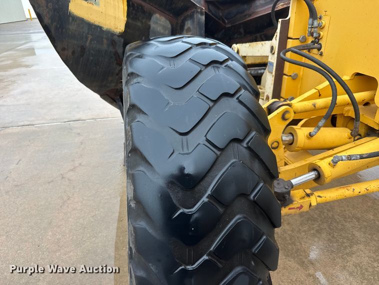 image for item NJ9163 2005 Volvo G720B motor grader