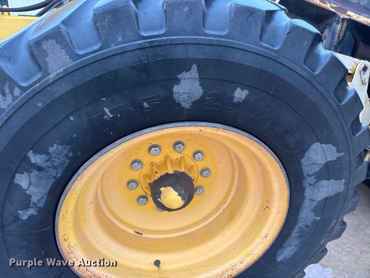 image for item NJ9163 2005 Volvo G720B motor grader