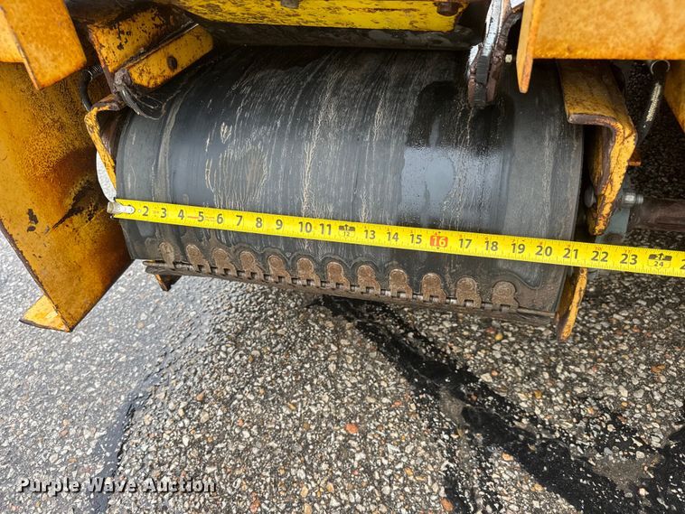 image for item NJ9165 1986 Blaw-Knox RW-100 road widener