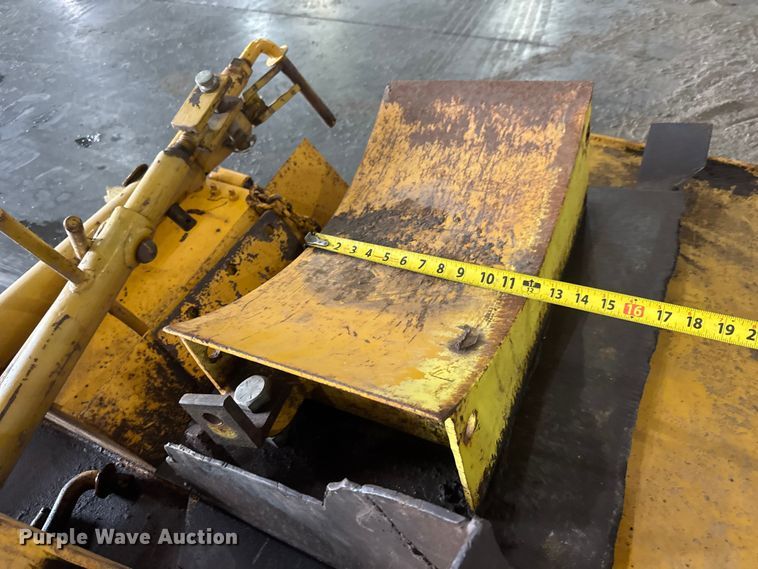 image for item NJ9165 1986 Blaw-Knox RW-100 road widener
