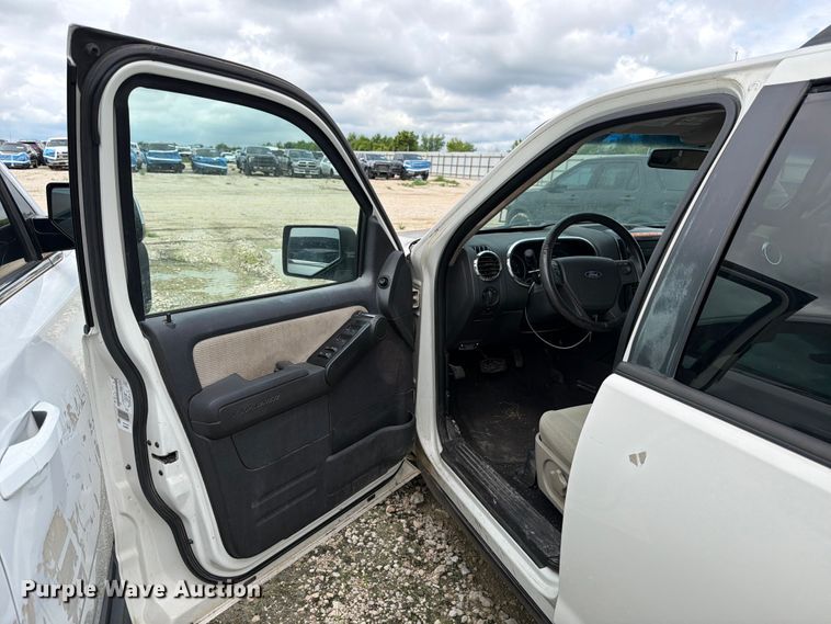 image for item YA3673 2008 Ford Explorer SUV