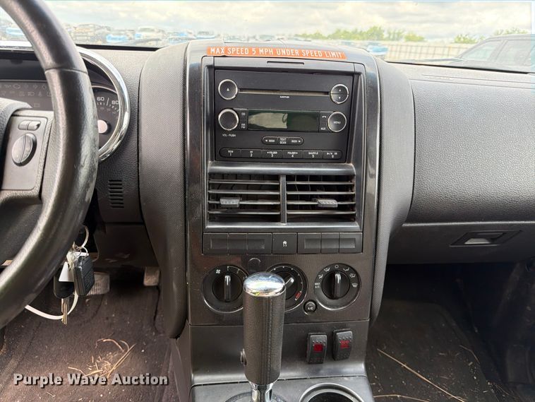 image for item YA3673 2008 Ford Explorer SUV