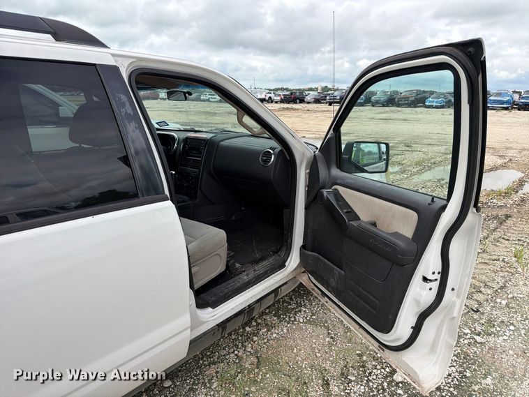 image for item YA3673 2008 Ford Explorer SUV